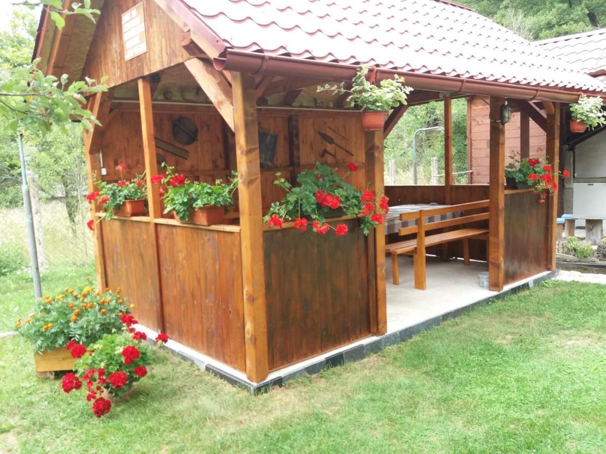 Domacinstvo Ubovic Sipovo Exterior foto