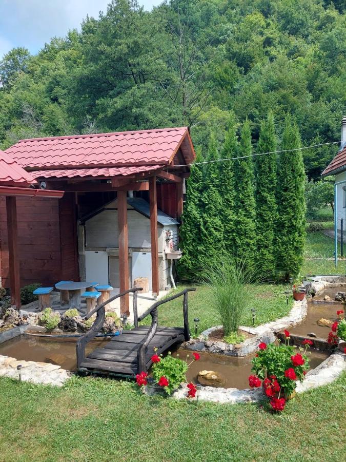 Domacinstvo Ubovic Sipovo Exterior foto